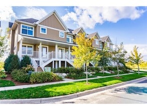 2974 Clover Ridge Dr in Chaska, MN - Foto de edificio - Building Photo