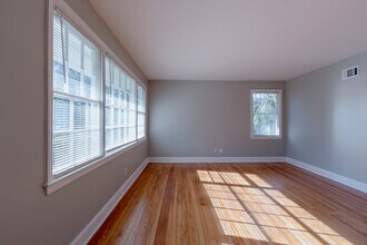 1532 E 53rd St in Savannah, GA - Foto de edificio - Building Photo