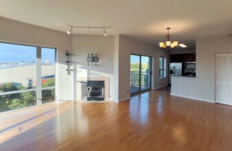 100 N Hermitage Ave in Chicago, IL - Building Photo - Building Photo