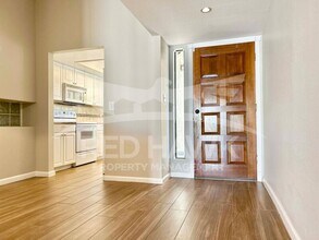 1906 E Sunburst Ln in Tempe, AZ - Building Photo - Building Photo