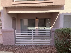 4555 E Sahara Ave in Las Vegas, NV - Building Photo - Building Photo