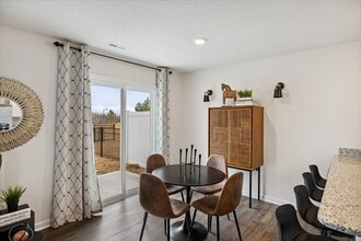 The Summit Townhomes in Oak Ridge, TN - Foto de edificio - Building Photo