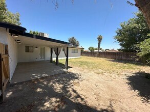 3416 Cardamon Dr in Bakersfield, CA - Building Photo - Building Photo