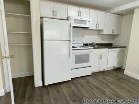 122 Dustin St, Unit 1 in Boston, MA - Building Photo