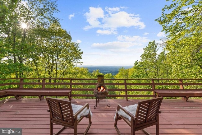 property at 116 Mossy Rock Ln