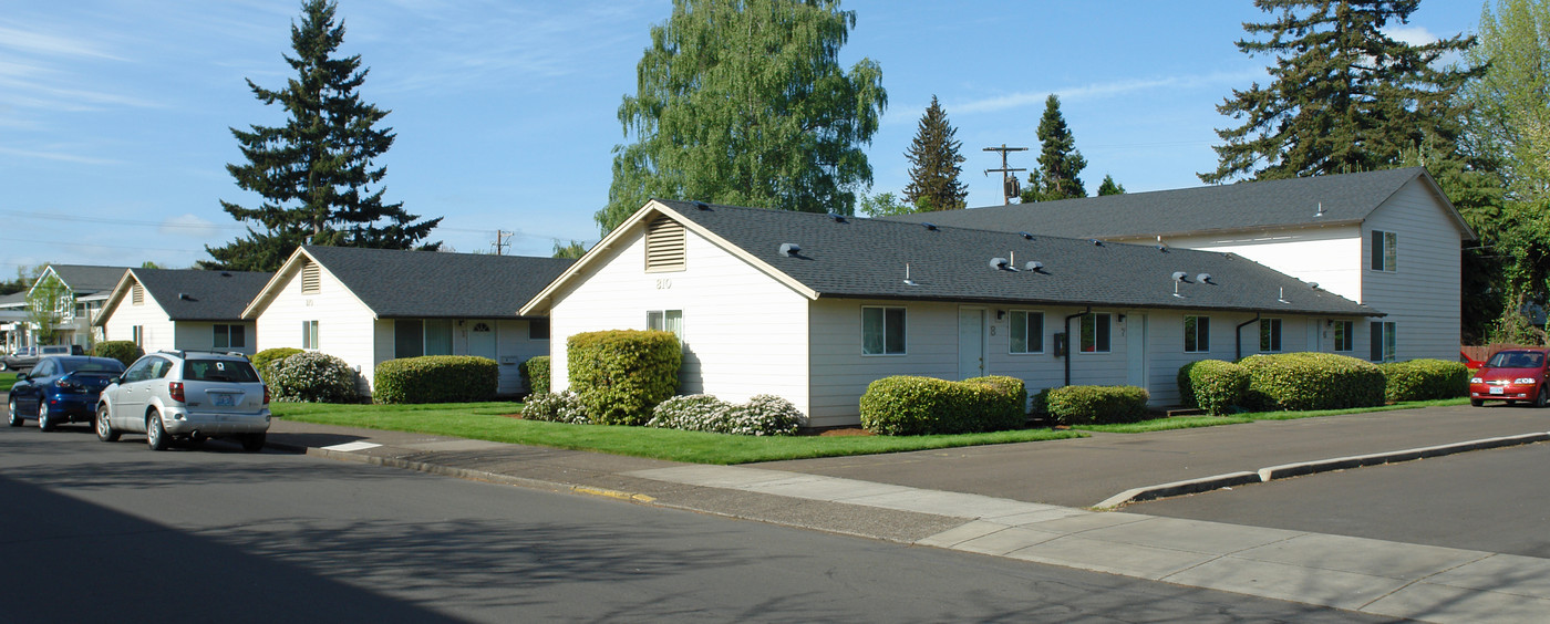 810 NW Grant Ave in Corvallis, OR - Foto de edificio