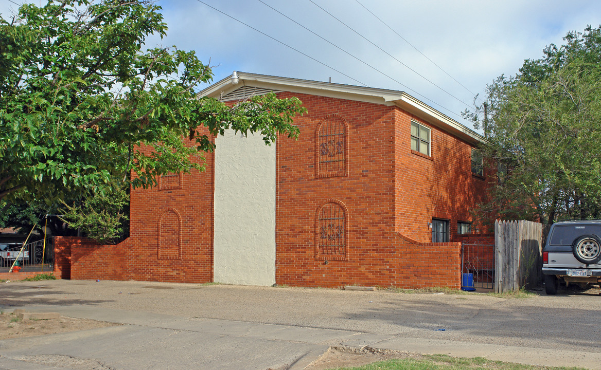 2109 Raleigh Ave in Lubbock, TX - Foto de edificio