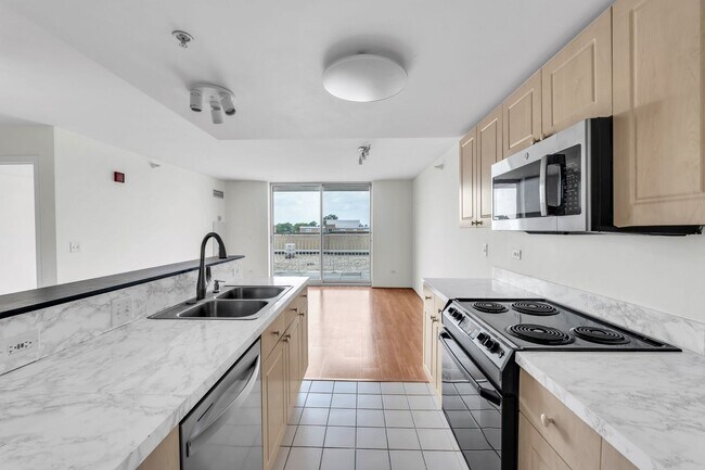1640 Maple Ave in Evanston, IL - Building Photo - Building Photo