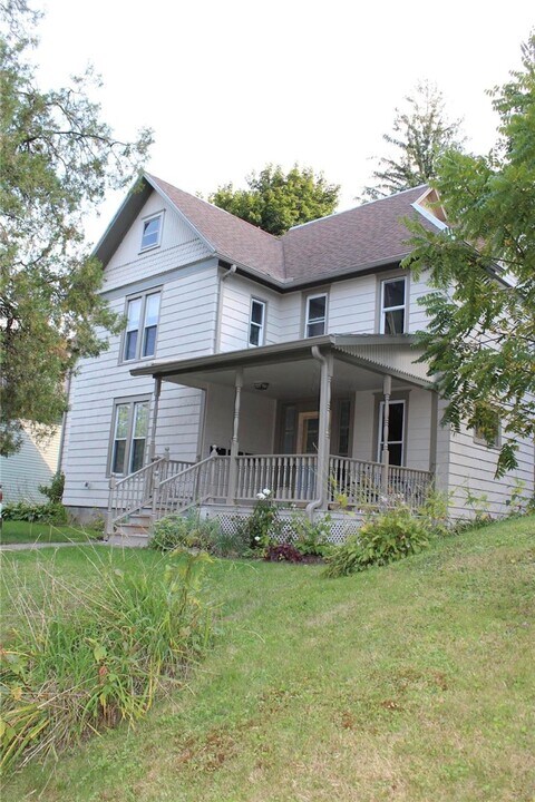 166 E 3rd St in Corning, NY - Building Photo