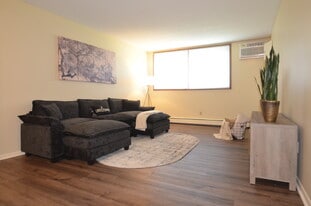 Centennial Commons in Roseville, MN - Building Photo