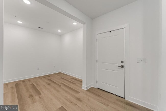 21731 Dovekie Ter in Ashburn, VA - Foto de edificio - Building Photo