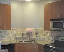 898 Oak St SW in Atlanta, GA - Building Photo - Building Photo