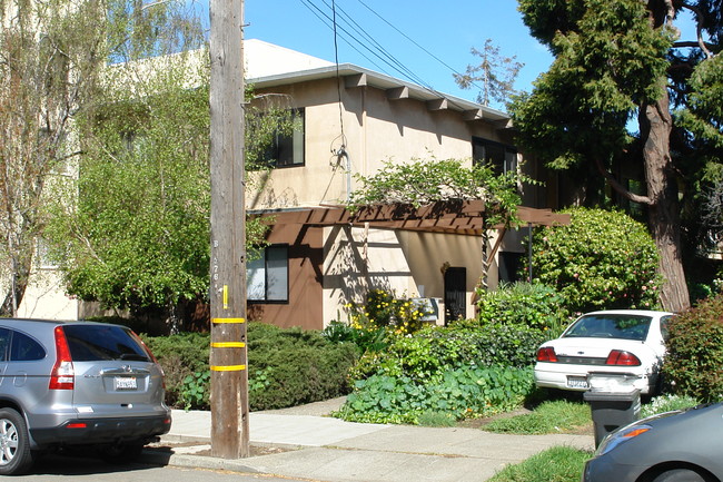 1609 Addison St in Berkeley, CA - Building Photo - Building Photo