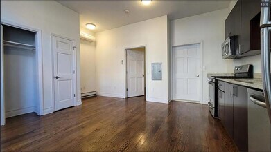 383 2nd St in Jersey City, NJ - Building Photo - Building Photo