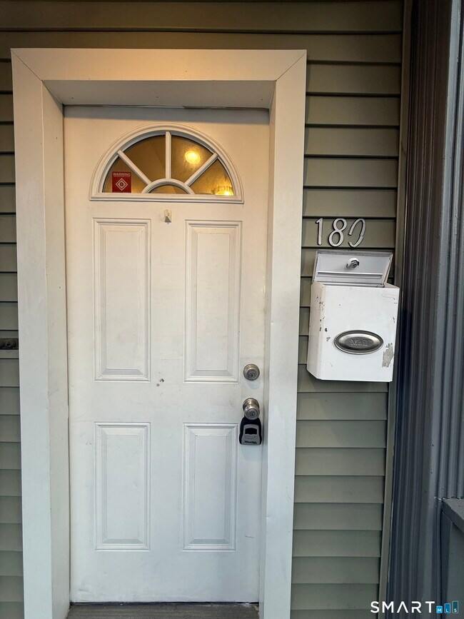 180 5th St in Bridgeport, CT - Building Photo - Building Photo