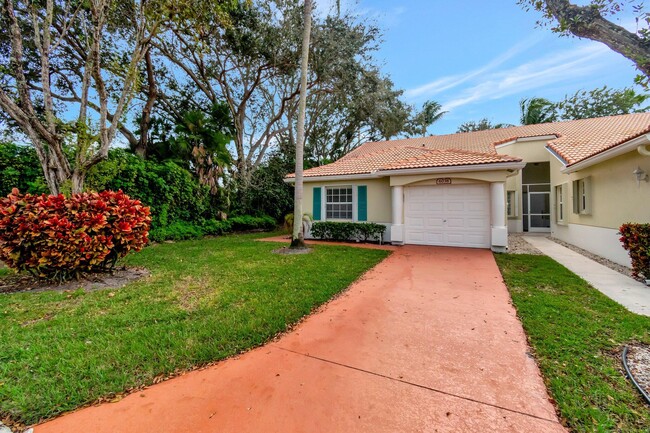 6038 Lake Hibiscus Dr in Delray Beach, FL - Building Photo - Building Photo