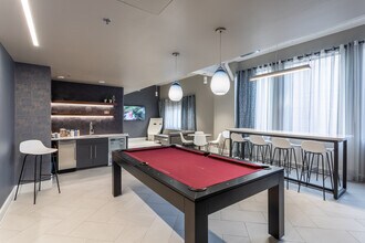 Pershing Building in Kansas City, MO - Foto de edificio - Interior Photo