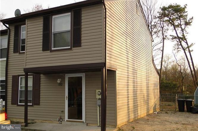 500 Loch Lomond Dr in Sicklerville, NJ - Building Photo