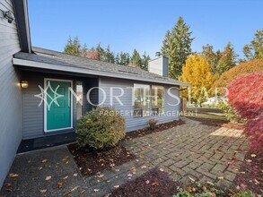 9895 SW Pimlico Terrace in Beaverton, OR - Building Photo - Building Photo
