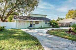 2676 Martin St in Sarasota, FL - Building Photo