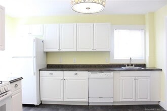 52 Beers St in New Haven, CT - Building Photo - Building Photo
