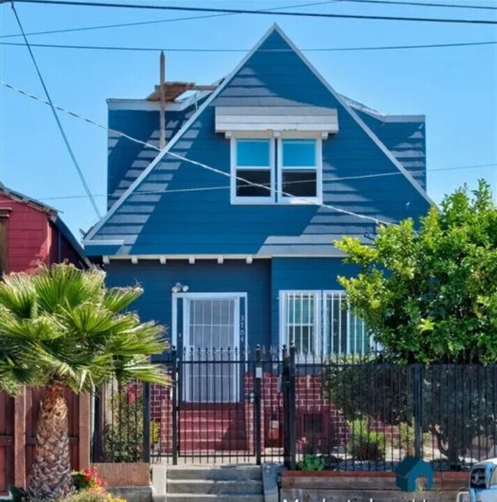 3704 West St in Oakland, CA - Building Photo