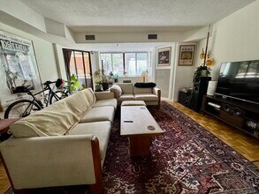 147 Kelton St, Unit 406 in Boston, MA - Building Photo - Building Photo