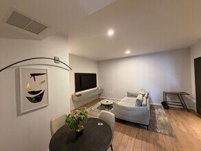 398 NE 5th St, Unit 2015 in Miami, FL - Foto de edificio - Building Photo