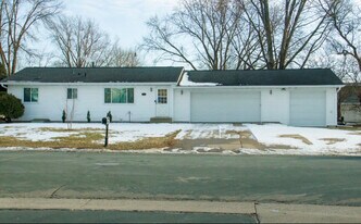 1932 Carnelian Ln in Eagan, MN - Building Photo
