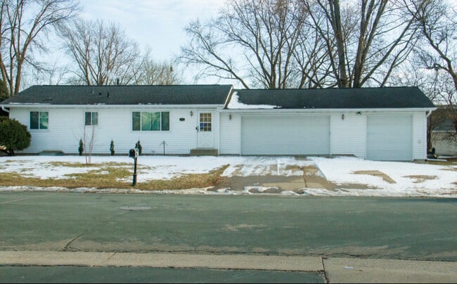 property at 1932 Carnelian Ln