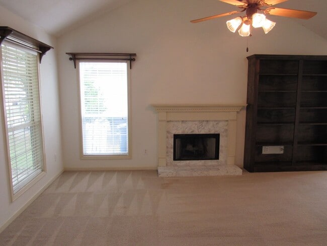 1011 Wyndham Ln in Helena, AL - Building Photo - Building Photo