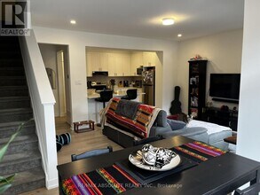 289 Anyolite Private in Ottawa, ON - Building Photo - Building Photo