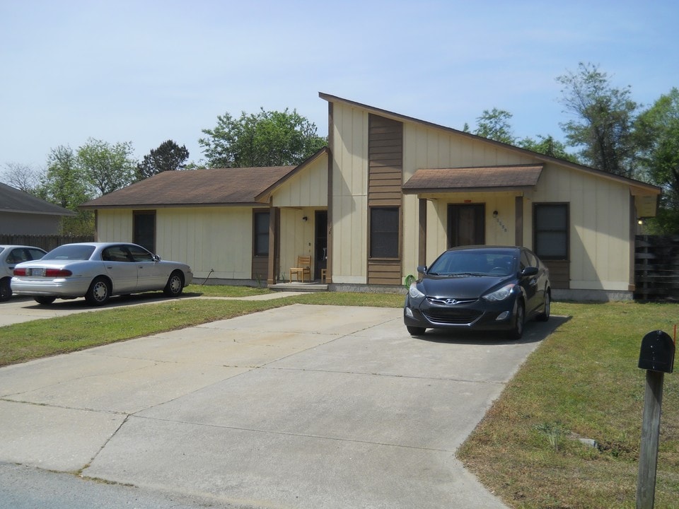 115 Eulon Loop in Raeford, NC - Building Photo