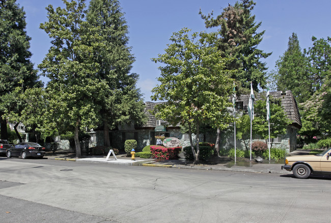 Jade West Apartments in Eugene, OR - Building Photo - Building Photo