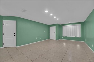 3619 Prestwick St in Edinburg, TX - Foto de edificio - Building Photo