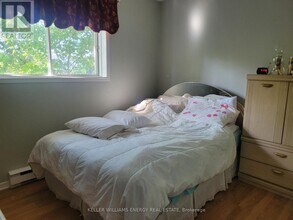 576 Mary St E in Whitby, ON - Building Photo - Building Photo