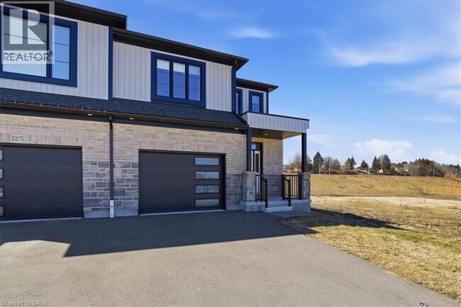 127 Dunnigan Dr in Kitchener, ON - Building Photo - Building Photo
