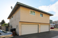 16581 Kellog Cir in Huntington Beach, CA - Building Photo - Building Photo