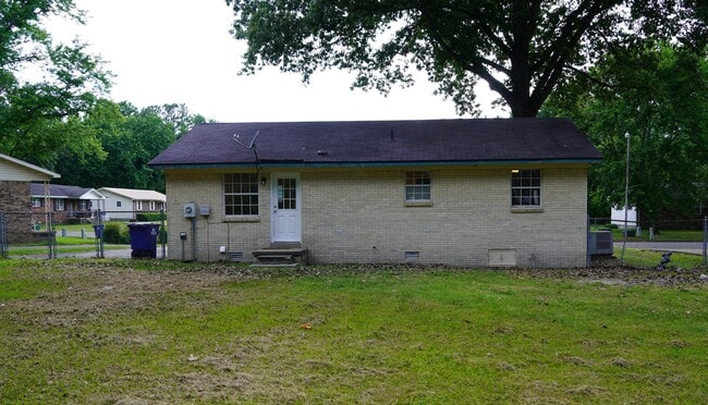 128 Meadowbrook Dr in Martin, TN - Foto de edificio - Building Photo