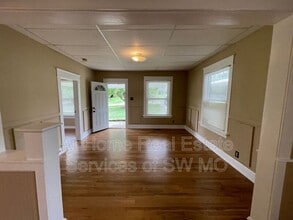 1104 S Oak Park Dr in Springfield, MO - Building Photo - Building Photo