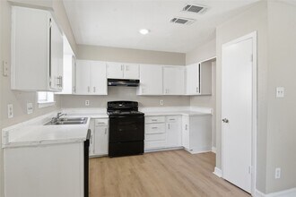 4919 Hickorygate Dr in Spring, TX - Building Photo - Building Photo