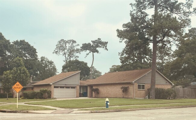 12402 Amado Dr in Houston, TX - Building Photo - Building Photo