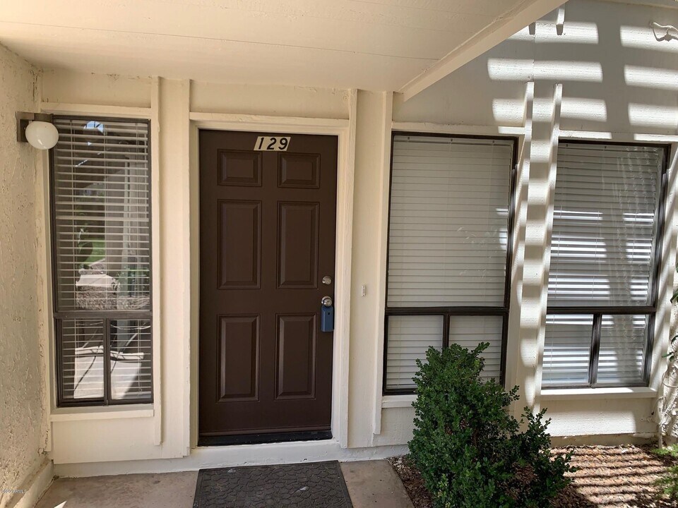 3002 N 70th St-Unit -129 in Scottsdale, AZ - Building Photo