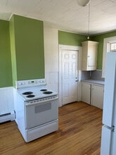 198 Summer St, Unit 2 in Auburn, ME - Foto de edificio - Building Photo