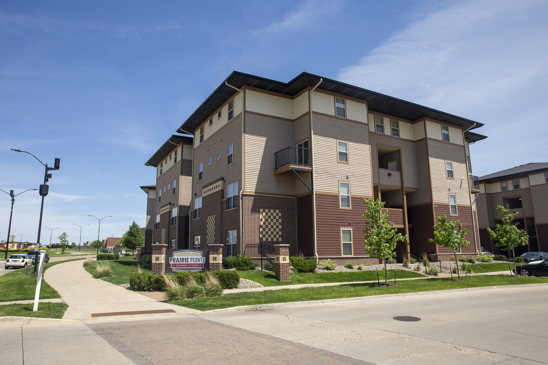 Prairie Pointe Student Living in Ankeny, IA - Building Photo