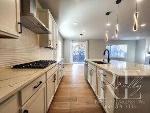 4623 Hibiscus Cir SW in Port Orchard, WA - Building Photo - Building Photo