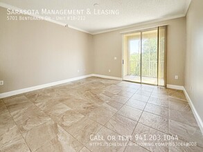 5701 Bentgrass Dr in Sarasota, FL - Building Photo - Building Photo