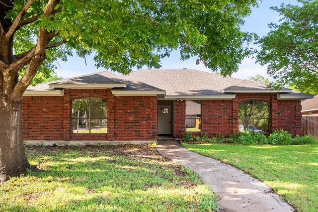931 Fiero Dr in Arlington, TX - Building Photo