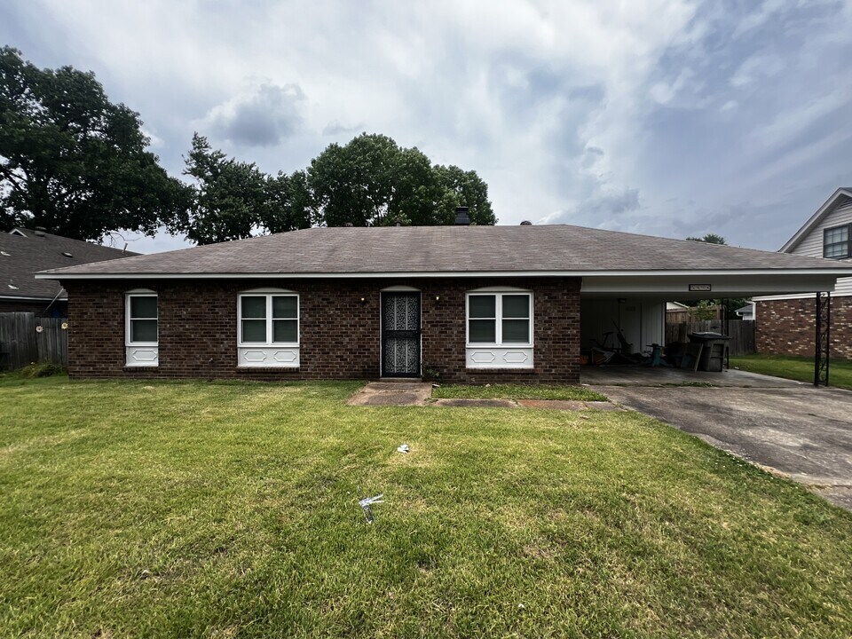 5894 Blackwell St in Memphis, TN - Building Photo
