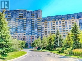 23 Cox Blvd in Markham, ON - Building Photo